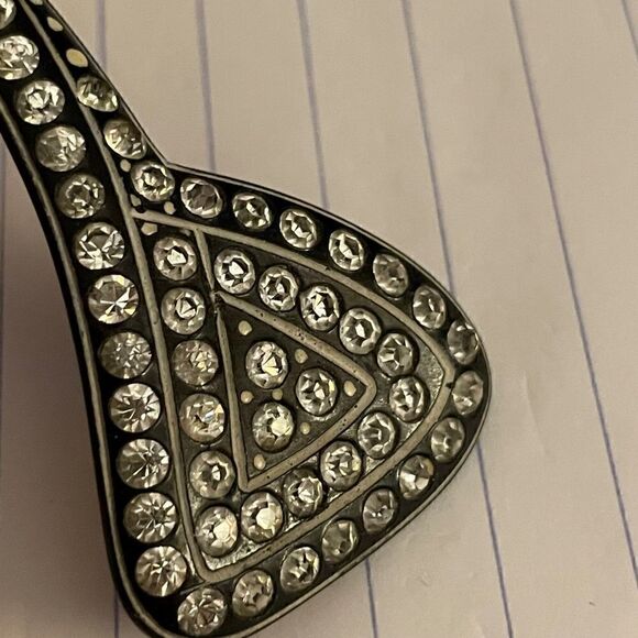 Antique brooch - diamanté set into black plastic with hand painted detail - Picture 9 of 11